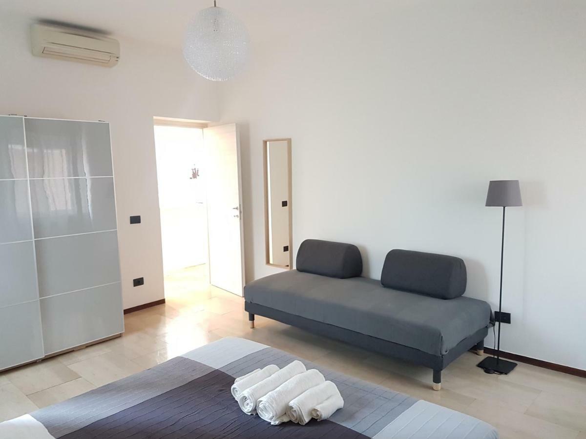 Lab3 City Private Apartment - 2 Bedrooms بافيا المظهر الخارجي الصورة